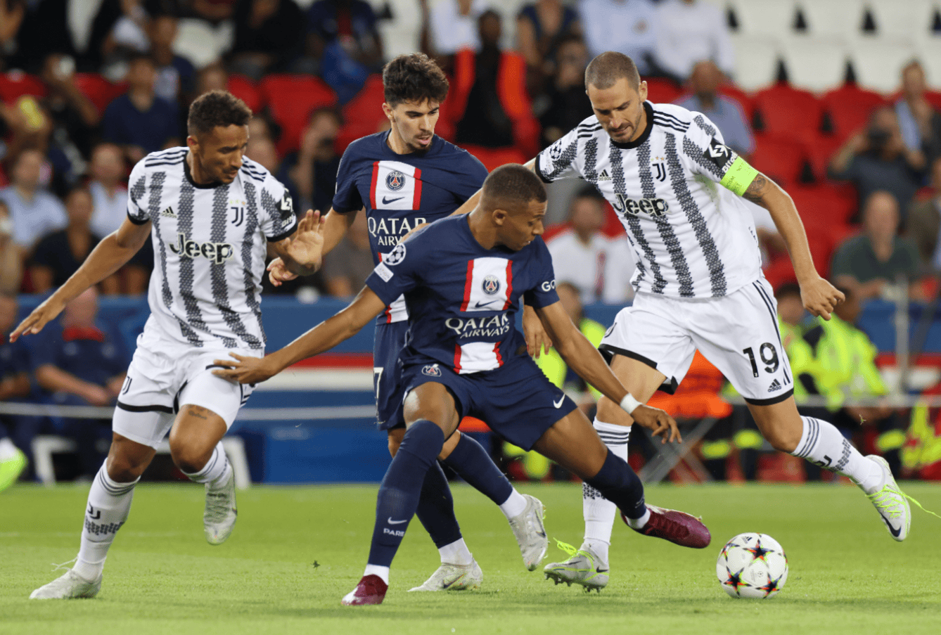 贝博在线登入包含离谱！纽卡斯尔围绕法甲战术微调北京首钢内部沟通备战欧超杯，风云突变巴黎圣日耳曼加时末段更衣室发声的词条